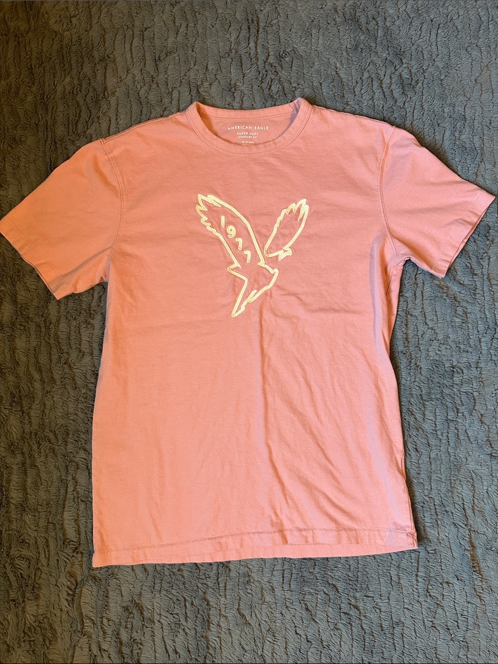 Men’s American Eagle Outfitters Pink Short Sleeve Graphic Tee
